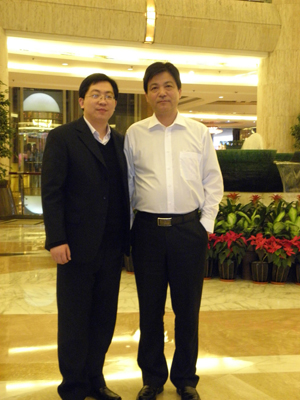 赵学峰医师与中华医学会整形外科学分会委员监华东六省一市秘书长江华合影