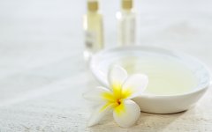挤个痘痘险丧命！是真是假？